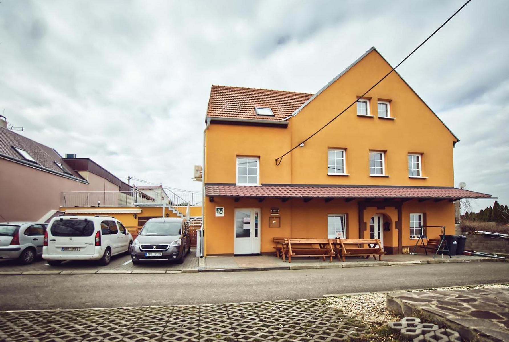 Penzion Bazen Vino Sklep U Palecku Zaječí エクステリア 写真